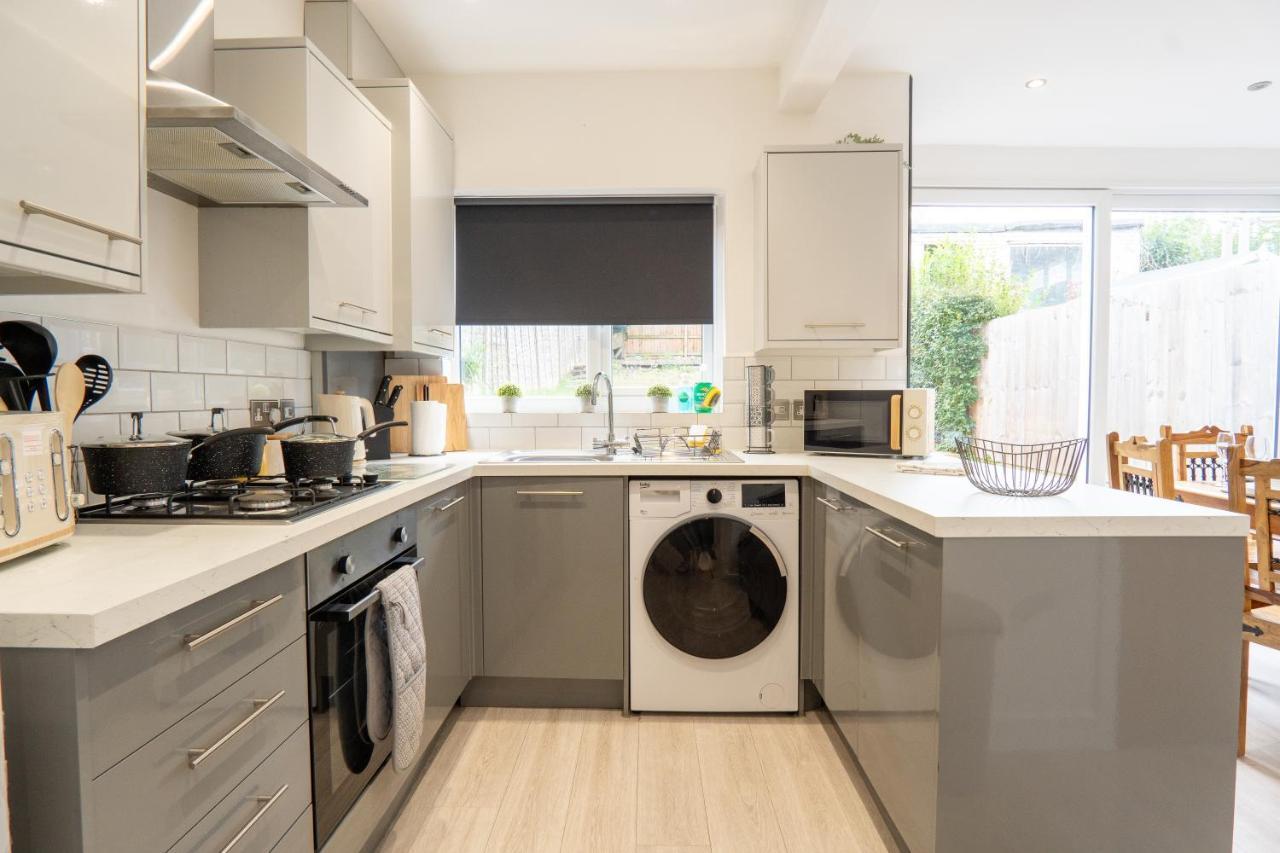 Sheldon House 3 Bed Cosy Home Nr Jlr & Nec 外观 照片