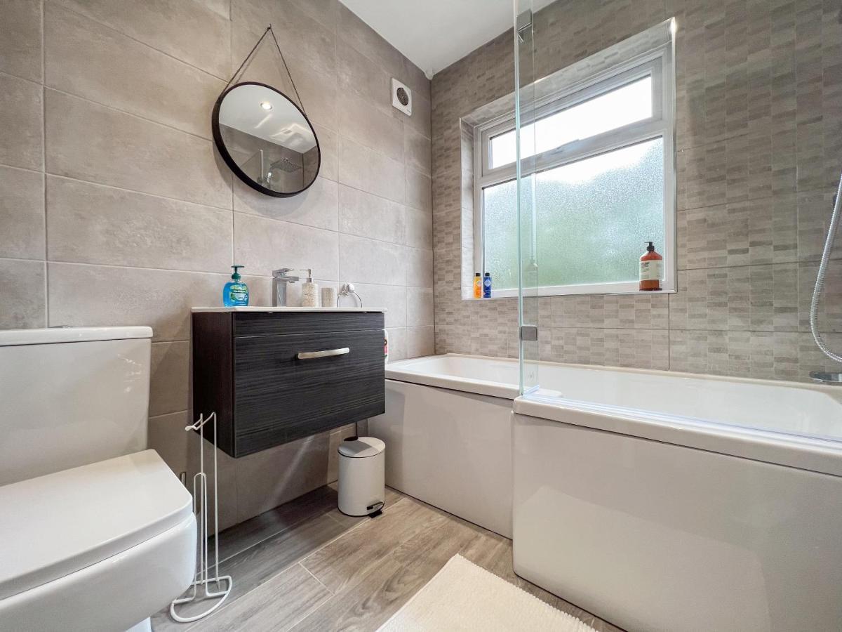 Sheldon House 3 Bed Cosy Home Nr Jlr & Nec 外观 照片