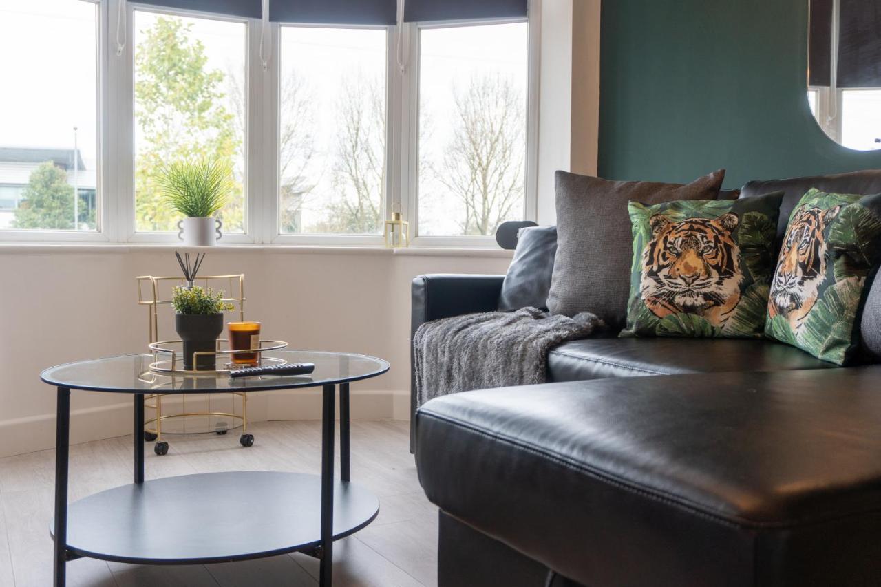 Sheldon House 3 Bed Cosy Home Nr Jlr & Nec 外观 照片