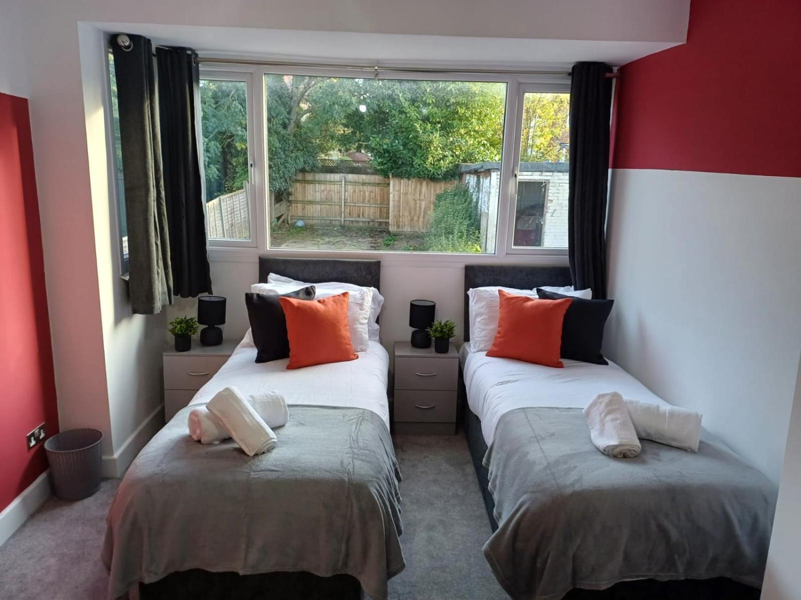 Sheldon House 3 Bed Cosy Home Nr Jlr & Nec 客房 照片